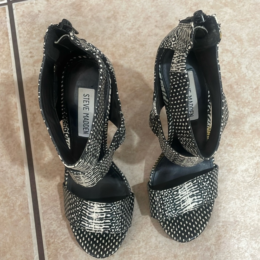 Steve Madden 6 in high heel shoes
